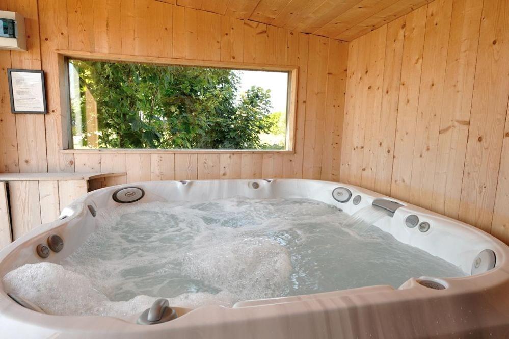 Ker Gana Sauna, Jacuzzi, Poele A Bois Plourin  Exterior foto
